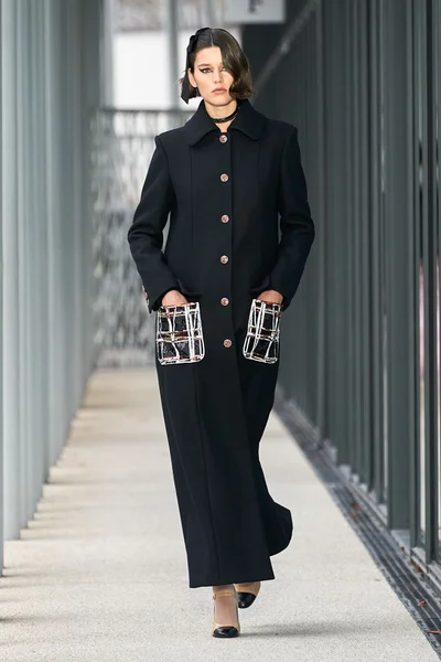 Look 1